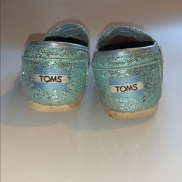 Women’s Toms - Picture 2 of 5
